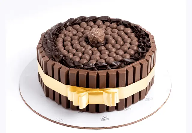 Mio More chocolate overload cake